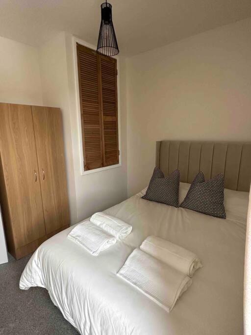 Modern Apartment, 1Km From City! Νιούκασλ Εξωτερικό φωτογραφία